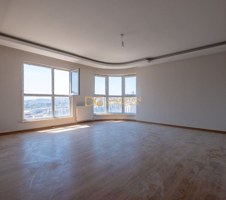 AKEVLER MAHALLESİNDE SATILIK 2+1 DAİRE
