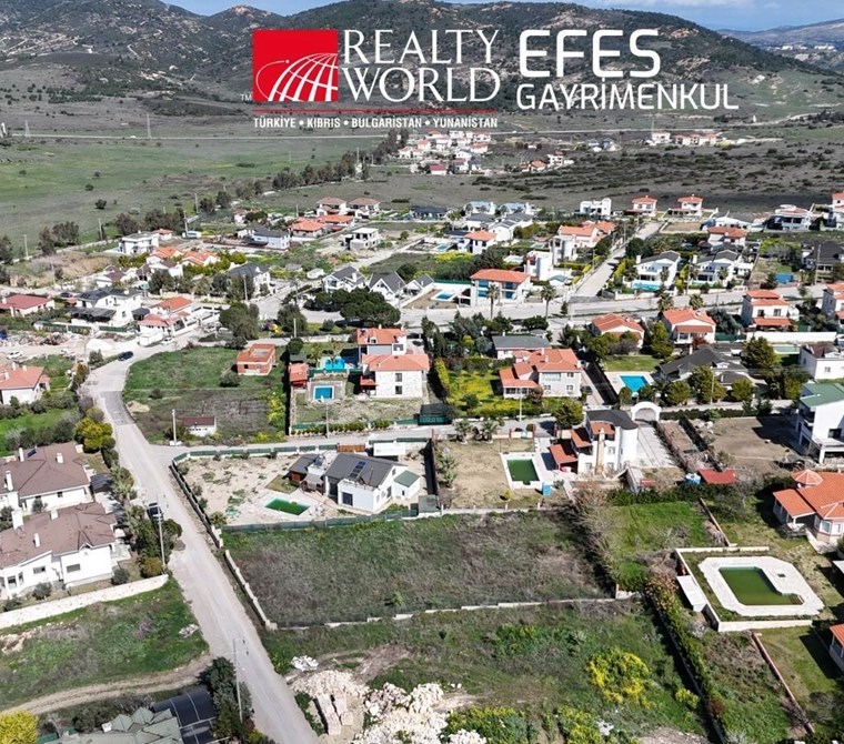 FOÇAKÖY'DE FIRSAT DÖRT VİLLALIK DENİZ MANZARALI ARSA