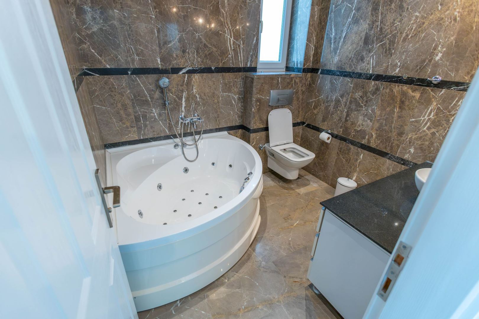 LUXURY 4+1 DETACHED VILLA WITH PRIVATE POOL & PANORAMIC SEA VIEW IN ALANYA TEPE