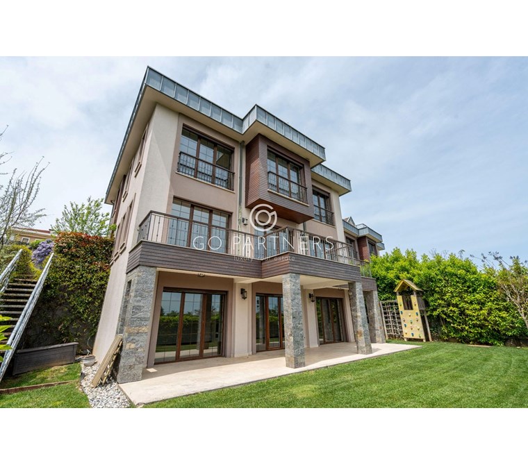 ZEKERİYAKÖY MANZARATEPE SİTESİ'NDE ÖZEL 6+2 MÜSTAKİL VİLLA