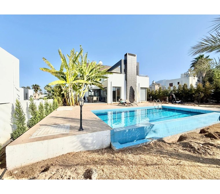 Girne - Çatalköy Plaja Yürüyüş Mesafesinde Kiralık Lüks 3+1 Villa!