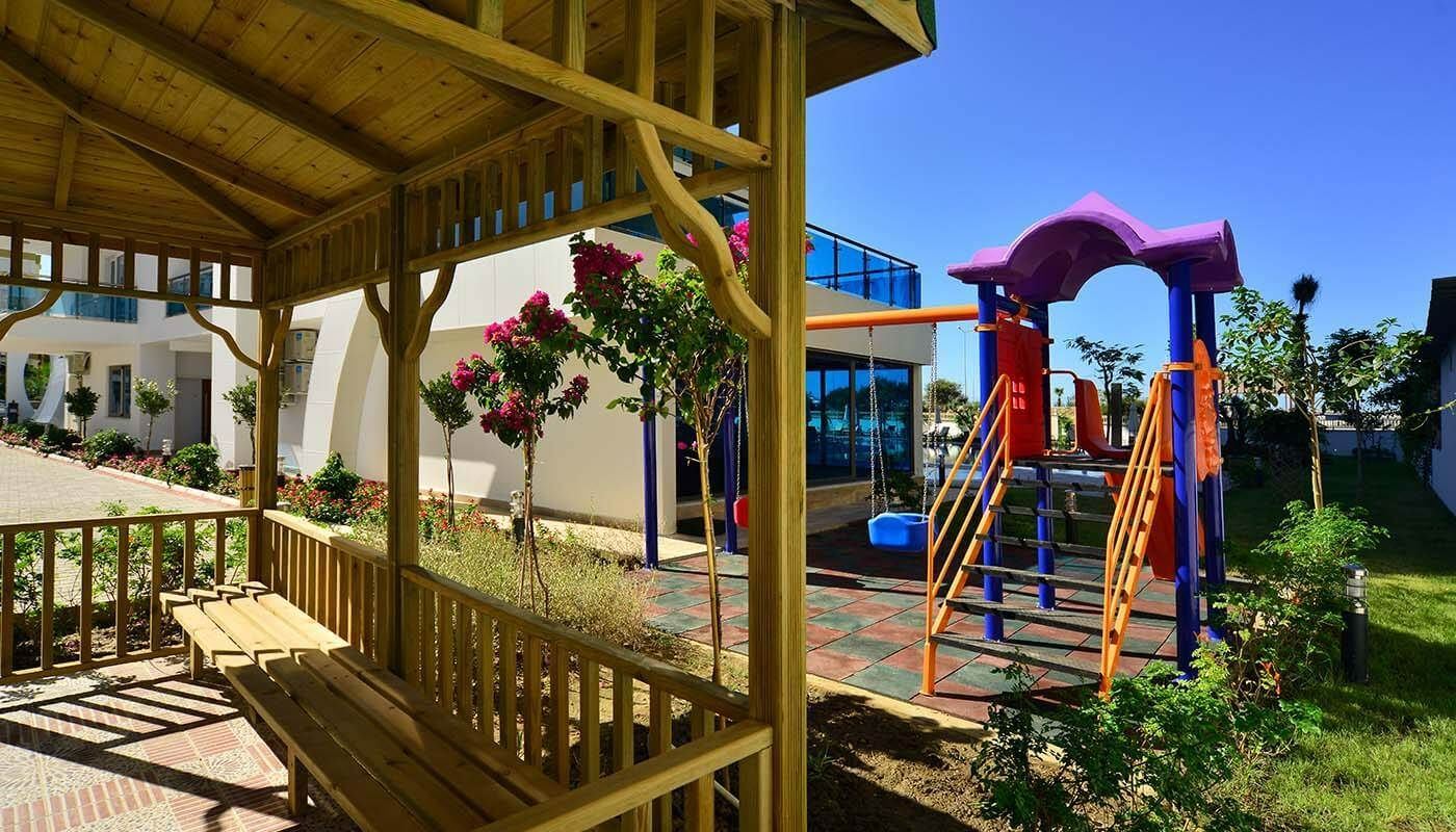 ALANYA MAHMUTLAR’DA DENİZE SIFIR MUHTEŞEM DENİZ MANZARALI 2+1 PENTHOUSE