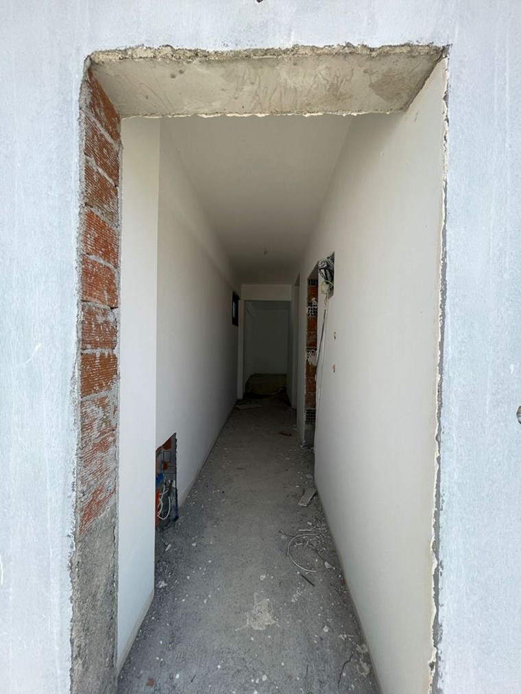 İzmir Menderes Küner'de Natamam Müstakil Ev ve 2000m2 Arsa