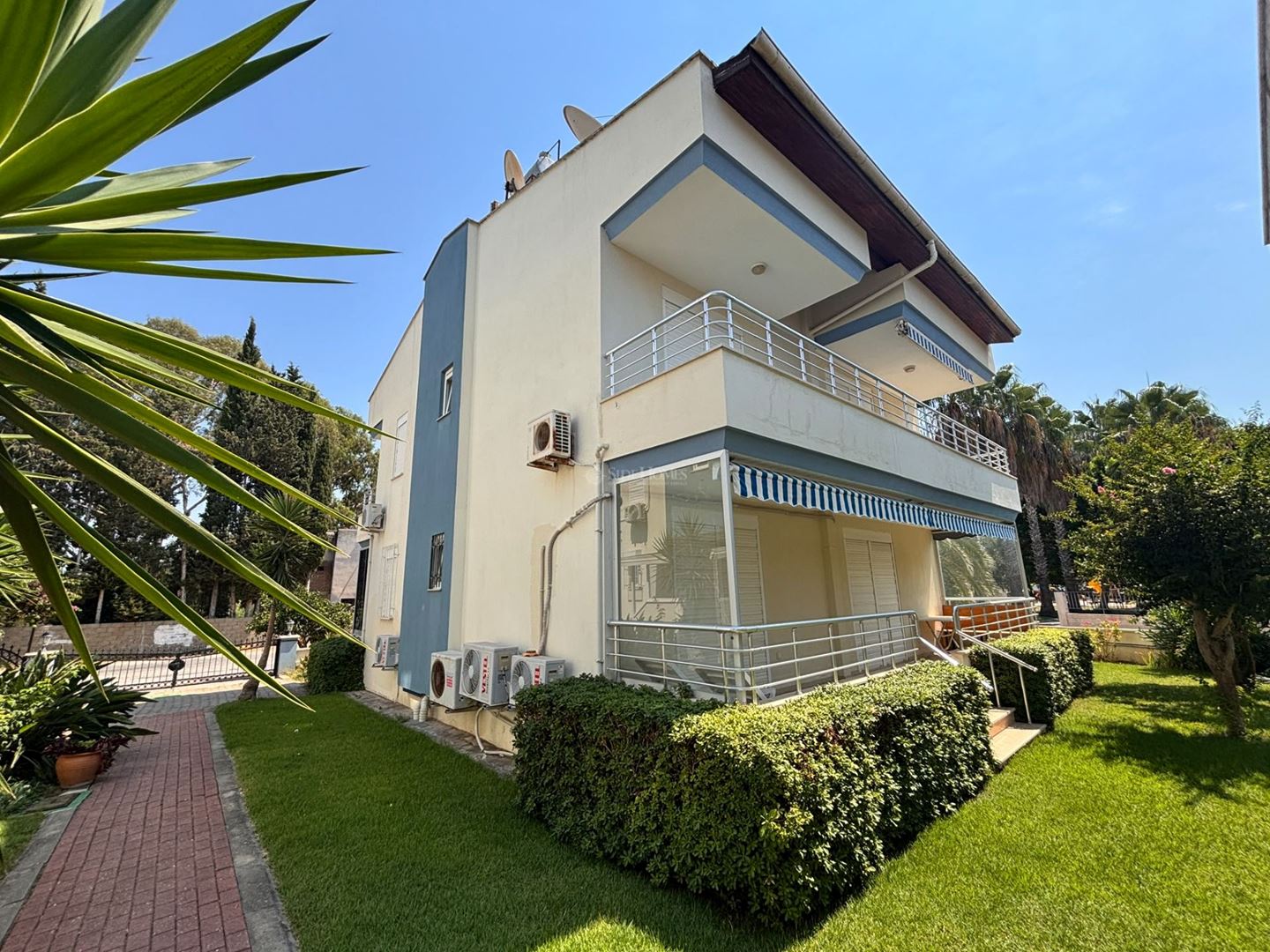 Property-photo