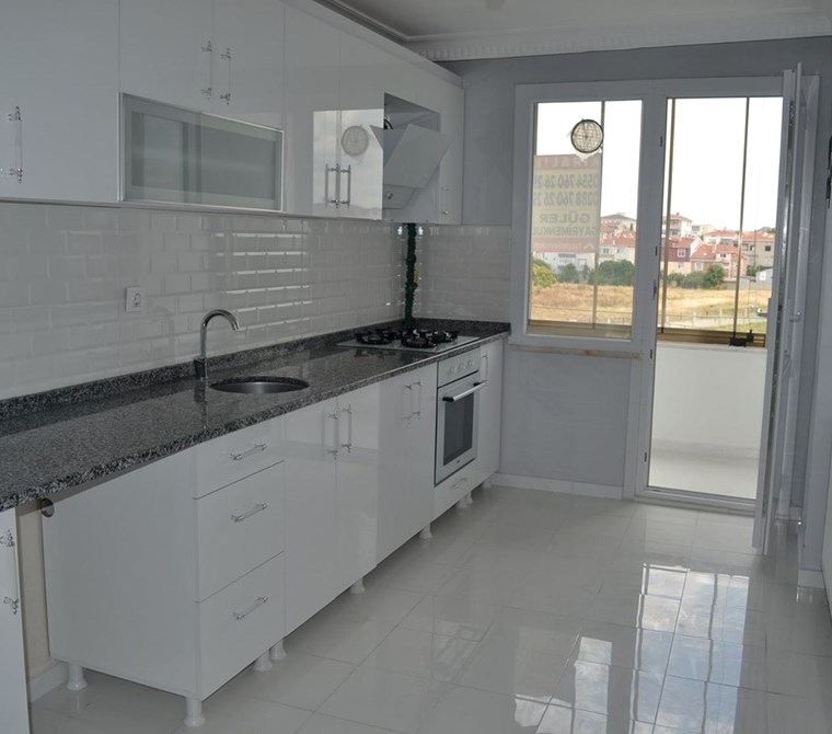 Lüleburgaz Sakızköy Cad Kiralık 2+1 daire Güler Emlak