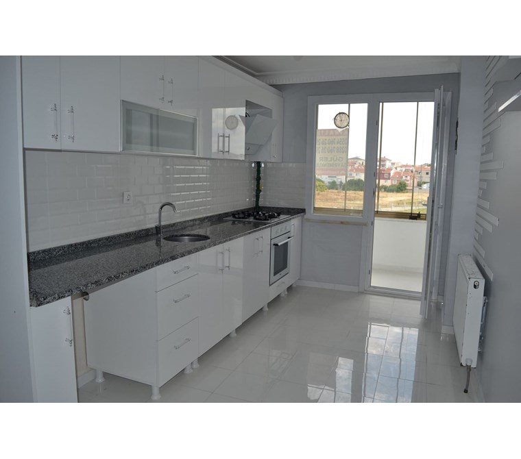 Lüleburgaz Sakızköy Cad Kiralık 2+1 daire Güler Emlak