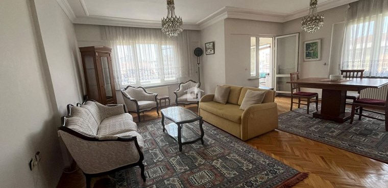 Kadıköy Merdivenköyde 3+1 kiralık daire