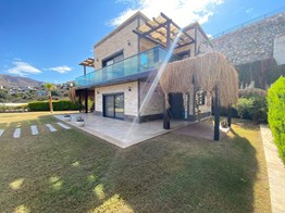 Bodrum Gümüşlük'de Eşsiz Deniz Manzaralı Satılık Villa