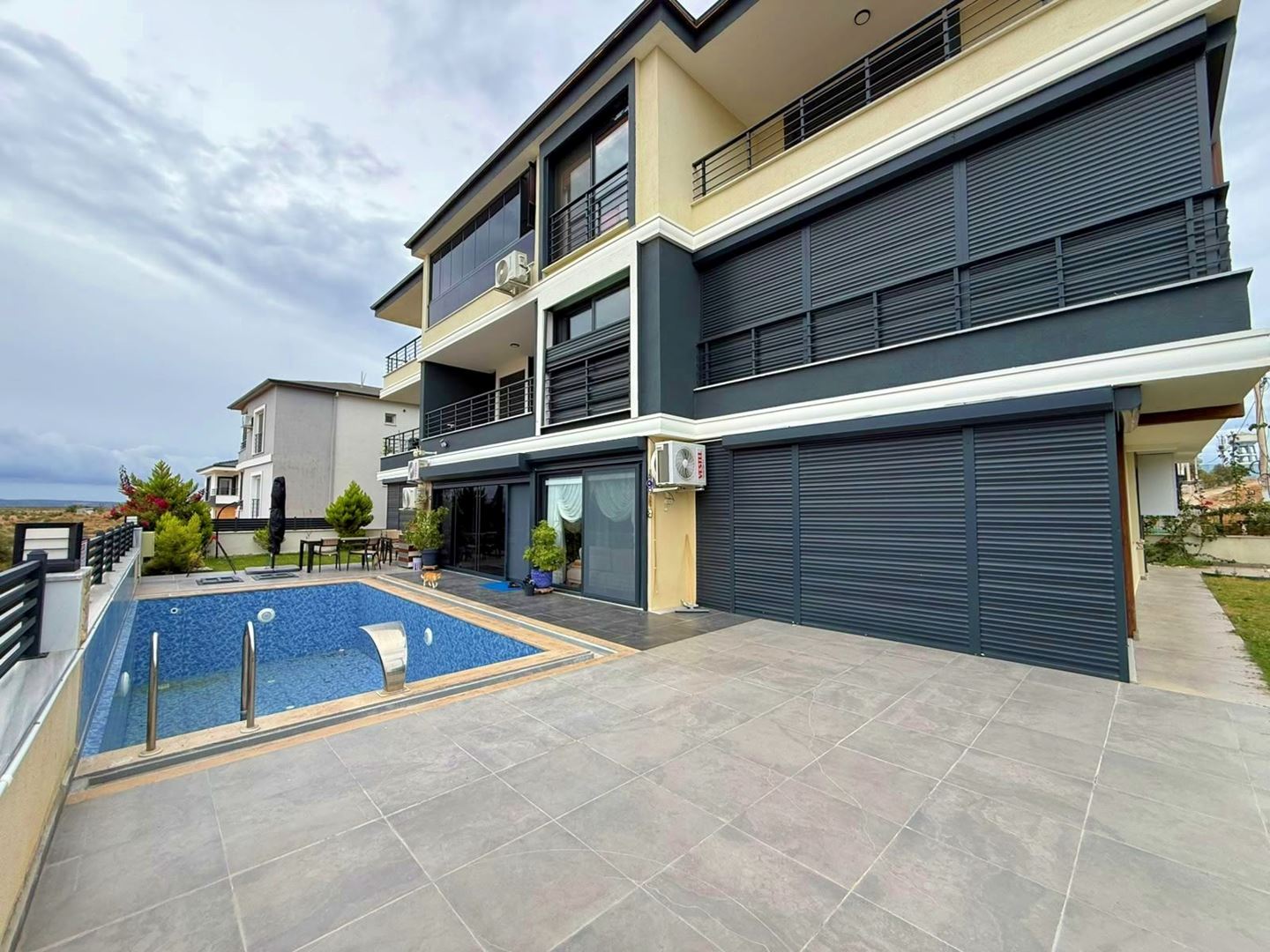 Property-photo