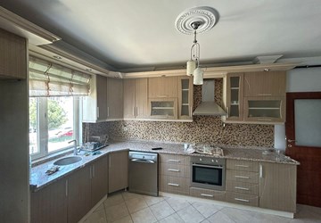 ALTIN EMLAK'tan Cumhuriyet Mahallesinde 3+1 Kiralık Daire !