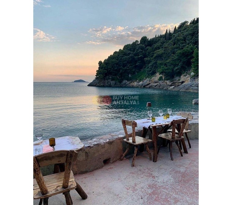Denize sadece 100 metre mesafede Satılık Eşyalı Yüzme Havuzlu Lüks Villa l Doğa, Deniz, Güneş, Huzur