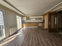 ESİN YILMAZER'DEN FIRSAT!!!PINAR MAH.'DE GENİŞ SATILIK 5+1 DAİRE