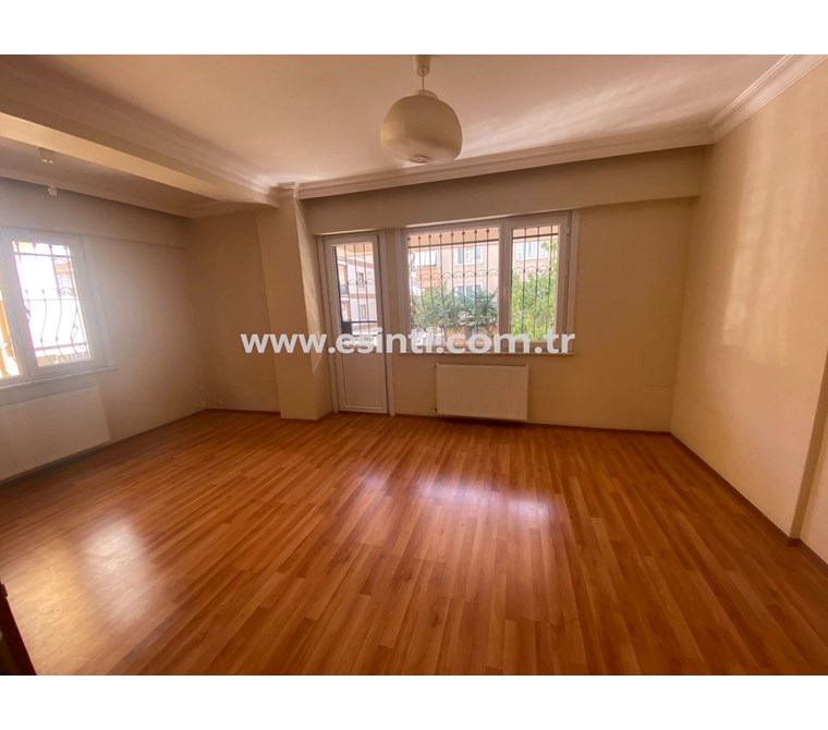 Ataşehir'de Yatırım/Oturumluk 2+1 Daire, Balkon & Kapalı Otopark