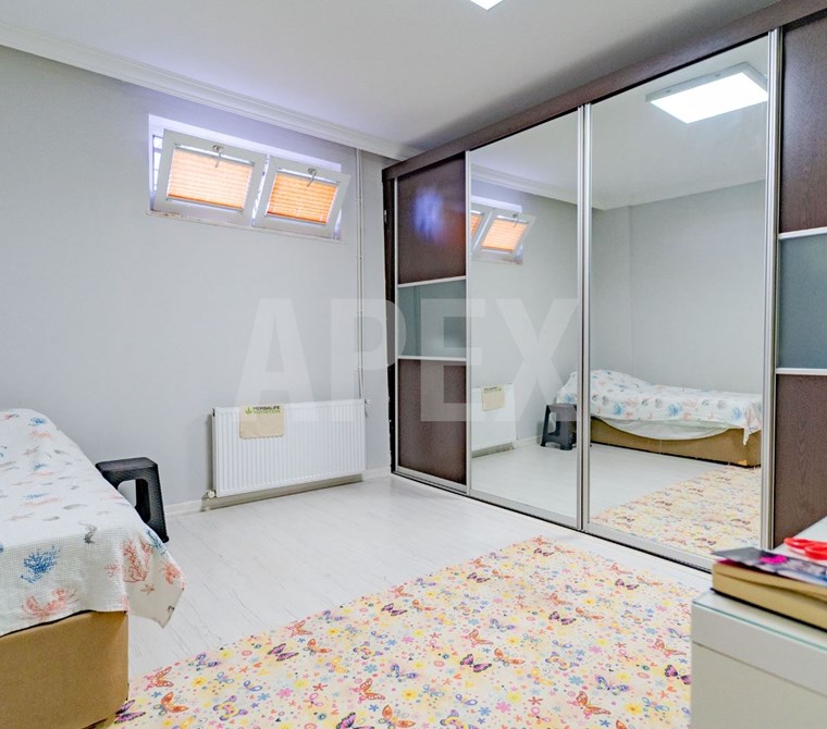 Antalya Konyaaltı Toros Mahallesi’nde Sağlık Kuruluşlarına Yakın 4+1 Satılık Ters Dubleks – 100 m²