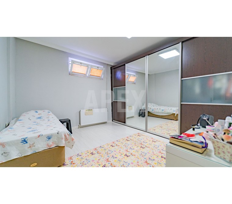 Antalya Konyaaltı Toros Mahallesi’nde Sağlık Kuruluşlarına Yakın 4+1 Satılık Ters Dubleks – 100 m²