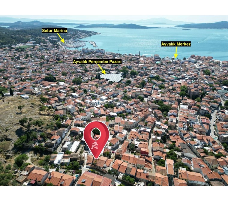 ALTIN EMLAKTAN AYVALIK MERKEZDE SATILIK 2+1 BAHÇELİ MÜSTAKİL EV