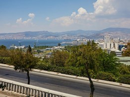 Varyant ilk sırada denize bakan tabela avantajlı 1/4 arsa paylı