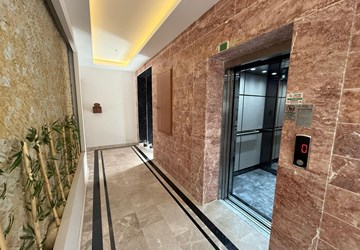 ALTIN EMLAKTAN AYVALIKTA SATILIK 2+1 YERDEN ISITMA LÜKS DAİRE