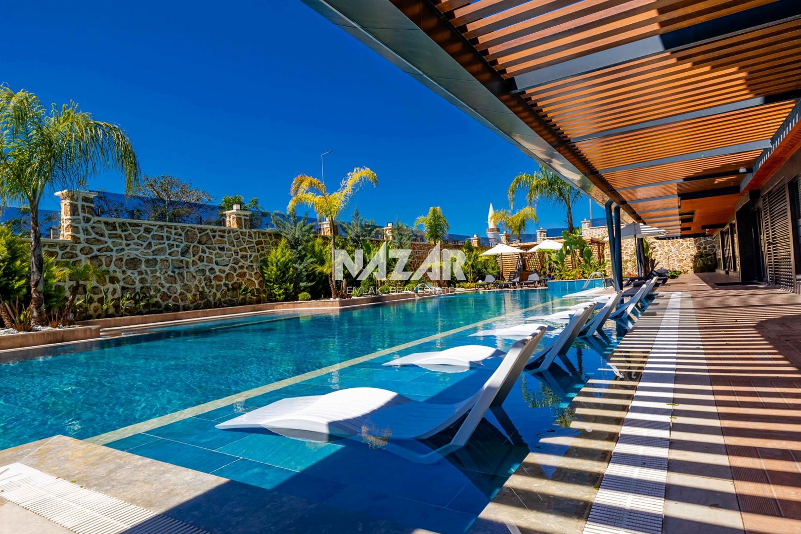 Alanya Büyükhasbahçe’de Satılık 5+1 Çatı Dubleks Daire