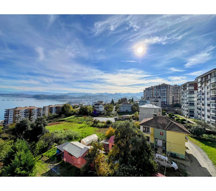 Trabzon Ortahisar Yalı'da Kiralık 4+1 Lüks Daire: 230m², Deniz Manzaralı, Site İçinde