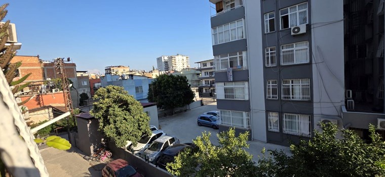 BERRİN NADİR'DEN YEŞİLYURT MERKEZDE FIRSAT!AZ KATLI BİNADA YÜKSEK ARSA PAYLI YATIRIMLIK 3^+1