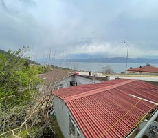 KÖRFEZ KIŞLADÜZÜ’NDE 211 M² ARSA İÇİNDE 2 KATLI MÜSTAKİL EV