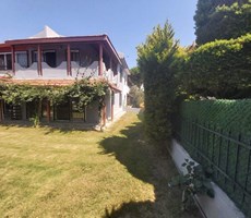 İzmir Çeşme Alaçatı Müstakil Bahçeli Sırttan İkiz Satılık Villa
