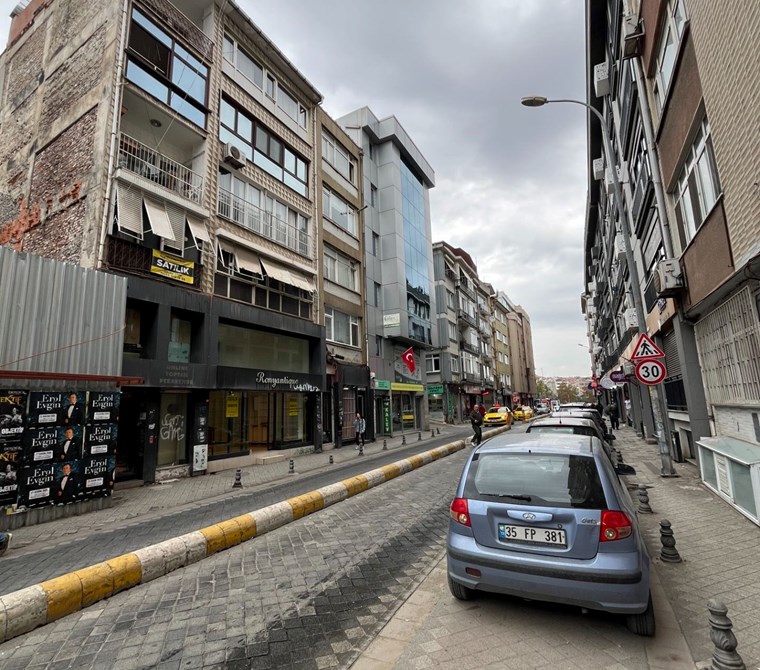 Hasırcıbaşı Caddesine 15mt cephe Kira gelir performansına dikkat