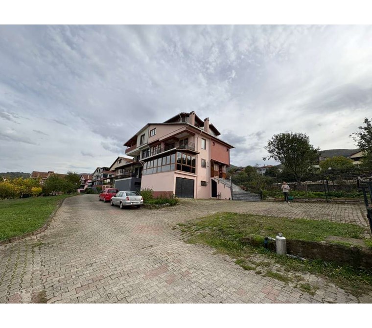 Kartepe Karatepe'de Site İçinde Satılık 265 m² Tripleks Villa