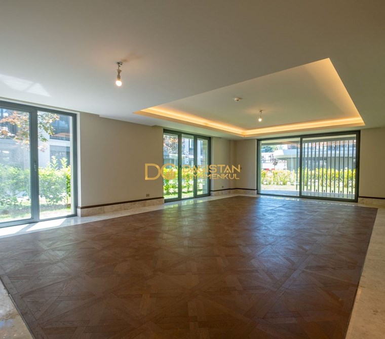 Nivak Florya'da Satılık 4.5+1 Lüks Daire, 325m², Özel Bahçeli