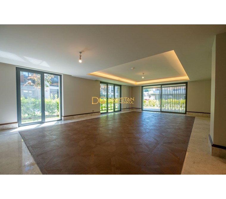 Nivak Florya'da Satılık 4.5+1 Lüks Daire, 325m², Özel Bahçeli