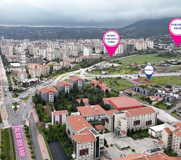 AKDAMAR - Erenköy Mah. Emsalsiz Konumda 1230m² Villa Parseli !