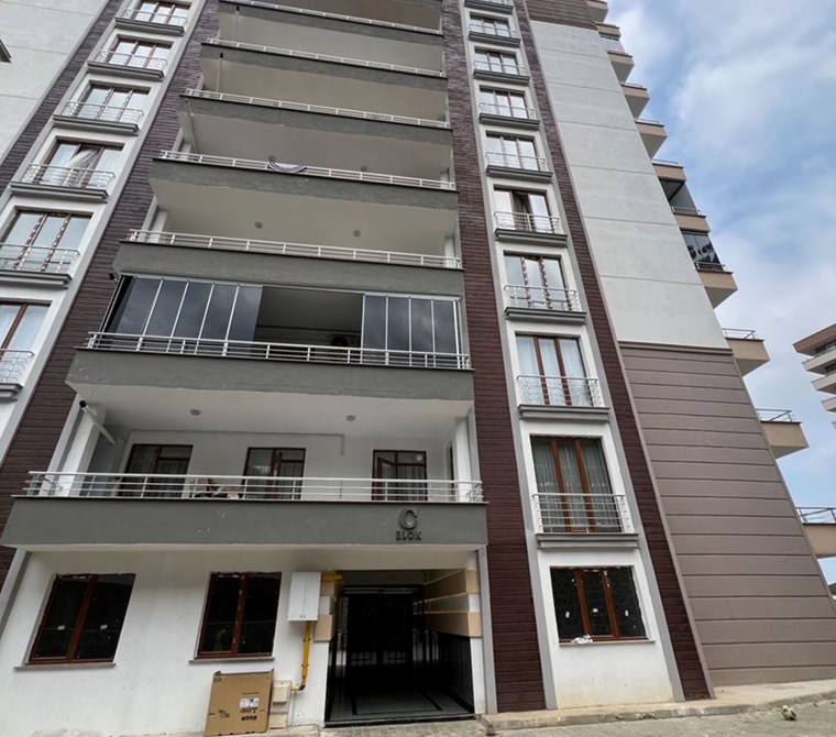 GALİP PEKŞEN`DEN YOMRA SANCAK MAH HALİÇ PARK SİTESİ 3+1 DAİRE