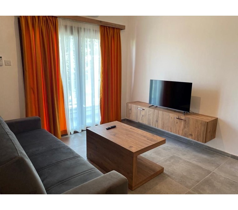 GİRNE KARAOĞLANOĞLUN'DA SATILIK 1+1 DAİRE