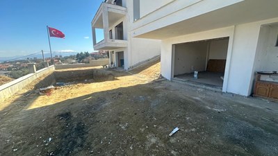 SARUHANDA HER TAKASA AÇIK TRİPLEX HAVUZLU 6+1 NATAMAM VİLLA