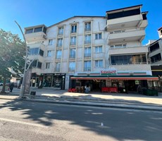 DENİZCİLER CD. ÜZERİ GENİŞ TERASLI 2+1 KİRALIK DAİRE