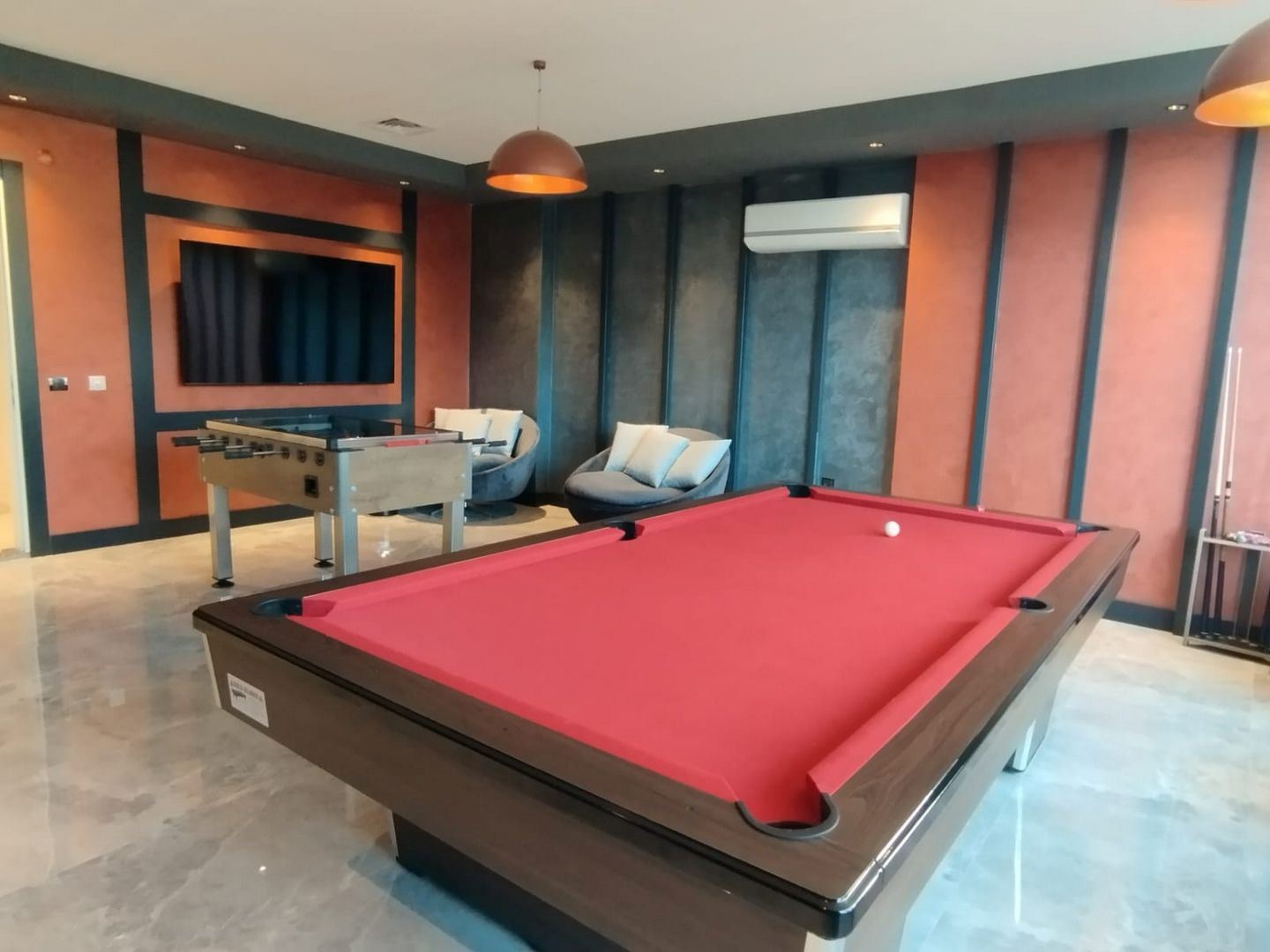 ALANYA MAHMUTLARDA DENİZE SIFIR SİTE İCERİSİNDE SATILIK 1+1 DAİRE