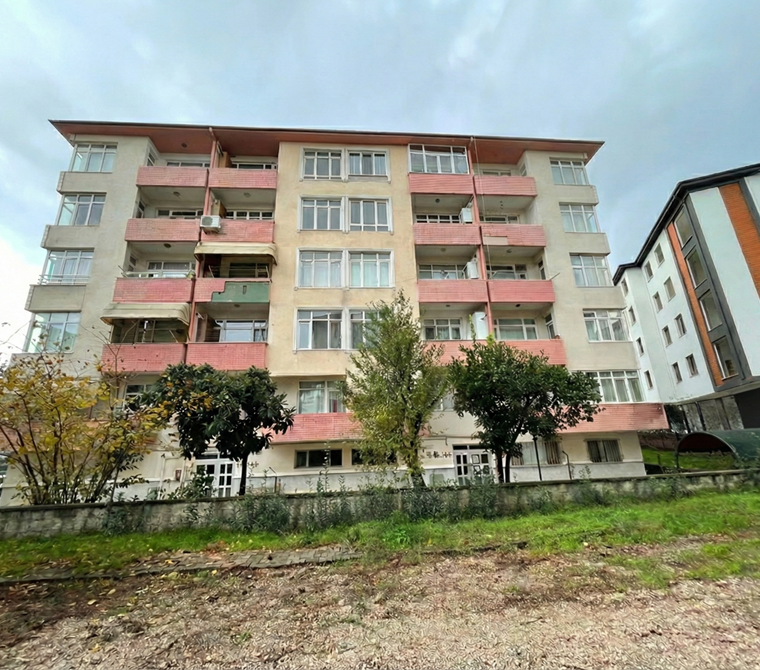 KÖRFEZ MİMAR SİNAN'DA, ŞEHİR MERKEZİNDE, 2+1 FERAH DAİRE