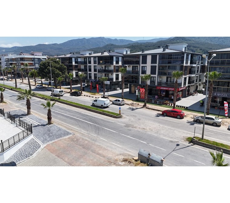 REALTY WORLD EFES"TEN DAVUTLARDA FIRSAT KİRALIK DÜKKAN
