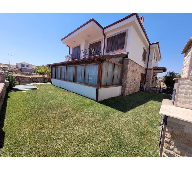 ALTIN EMLAKTAN AYVLIK KÜÇÜKKÖYDE SATILIK 3+1 LÜKS VİLLA