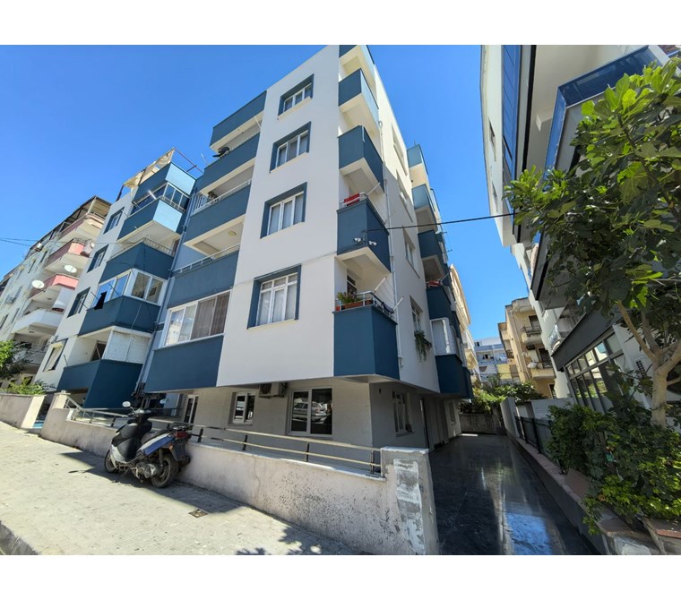EFELER’DE BULVARA YAKIN, BAHÇELİ KULLANIMLI FIRSAT DAİRE!