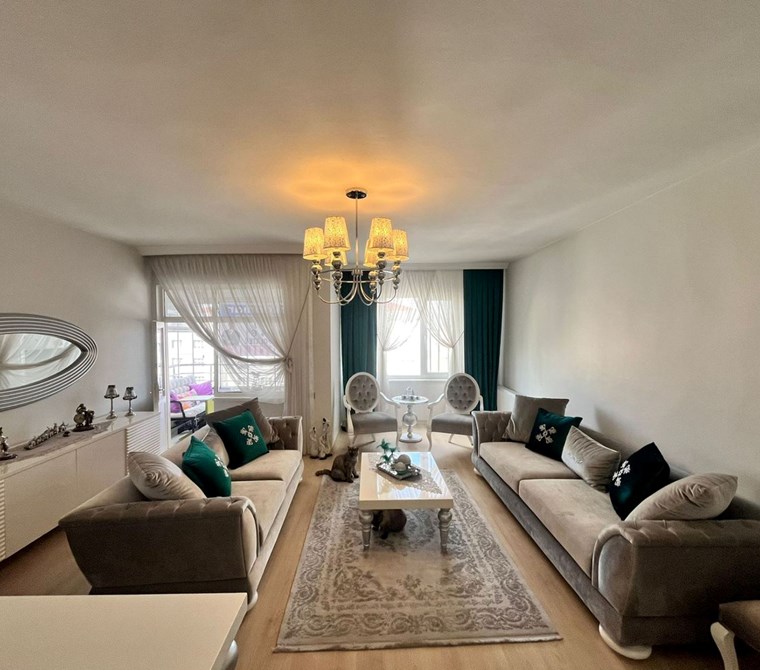 AKDAMAR - Alpaslan Mah. Şehrin En Güzel Konumunda Satılık 3+1 !