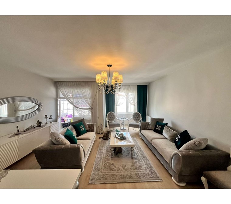 AKDAMAR - Alpaslan Mah. Şehrin En Güzel Konumunda Satılık 3+1 !