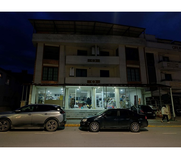 DERİNCE ÖĞRETMENLER CADDESİNDE UYGUN FİYATLI TİCARİ MÜLK