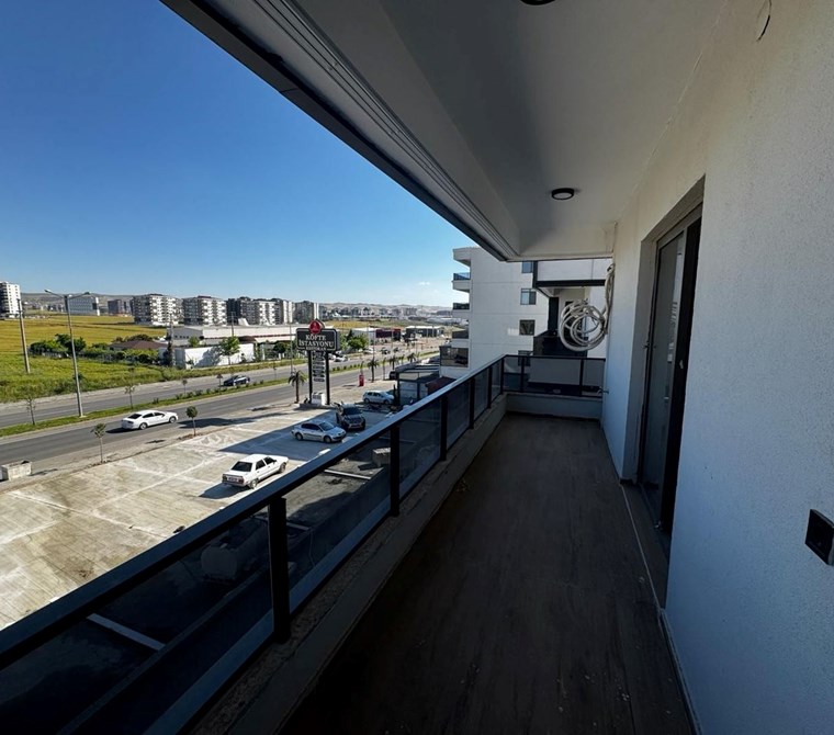 ÇEVRE YOLU ANA CADDE ÜZERİNDE SATILIK ULTRA LÜX DAİRE