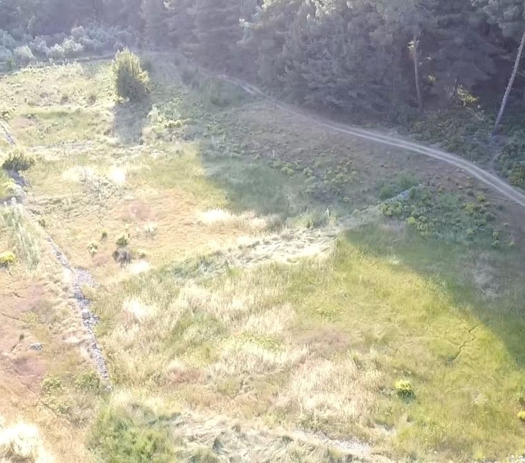  FETHİYE ÜZÜMLÜ’DE DOĞANIN İÇİNDE, ÖZEL İZOLE ALANDA SATILIK 713 m² İMARLI ARSA!