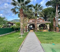 CM GROUP İNVEST | ERDEK NARLI'da Denize Sıfır Bahçeli Özel Villa