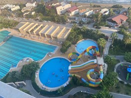 ALARA MY WORLD'DE DENİZ VE HAVUZ MANZARALI SATILIK 2+1 DAİRE