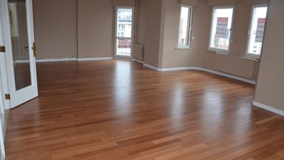 Fenerbahçe Katta Tek 4+1 Kapalı Otoparklı Balkonlu