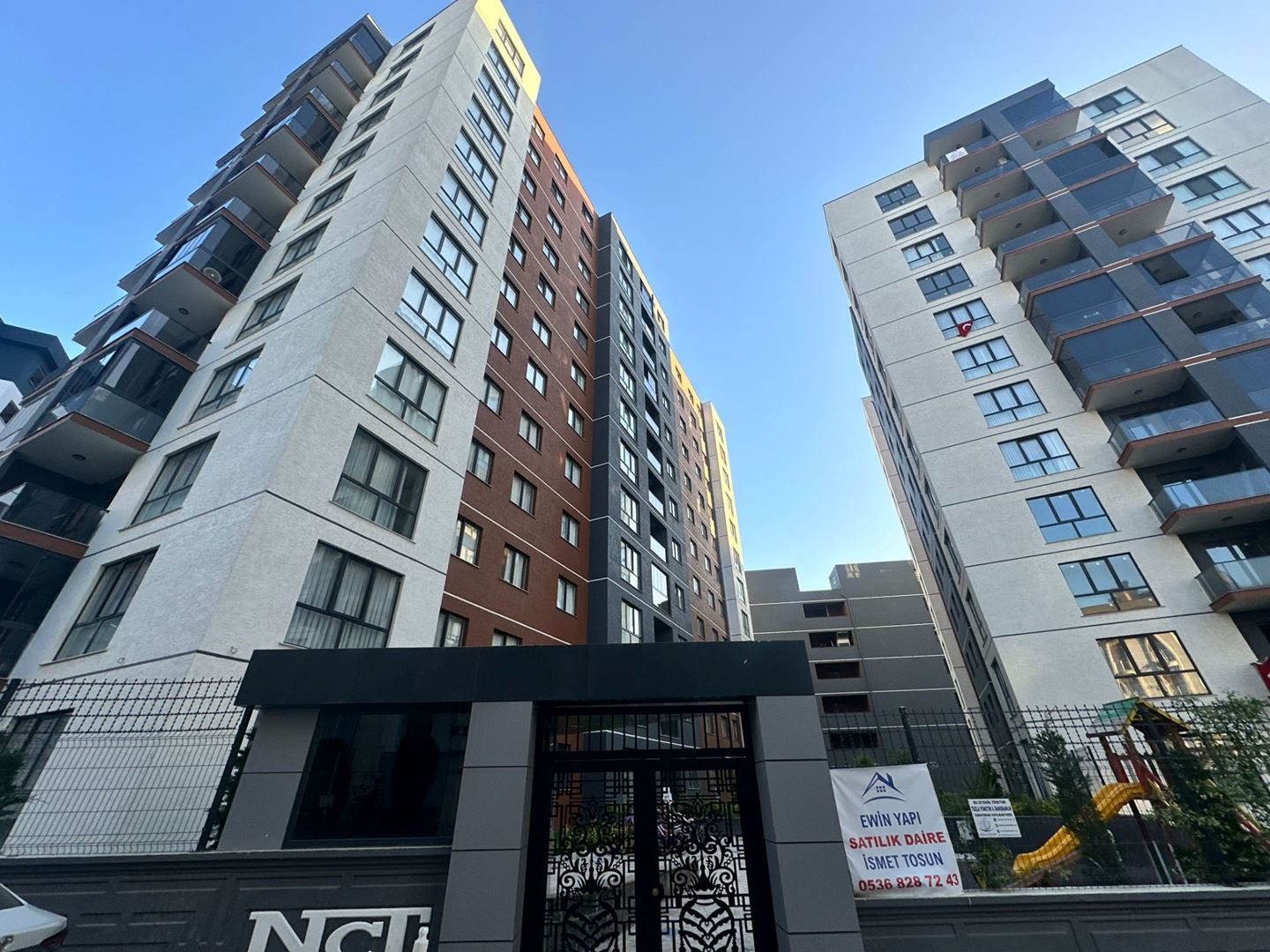  ŞENER GYD'DEN AYDINLI'NIN EN İŞLEK CADDESİNDE OFİS